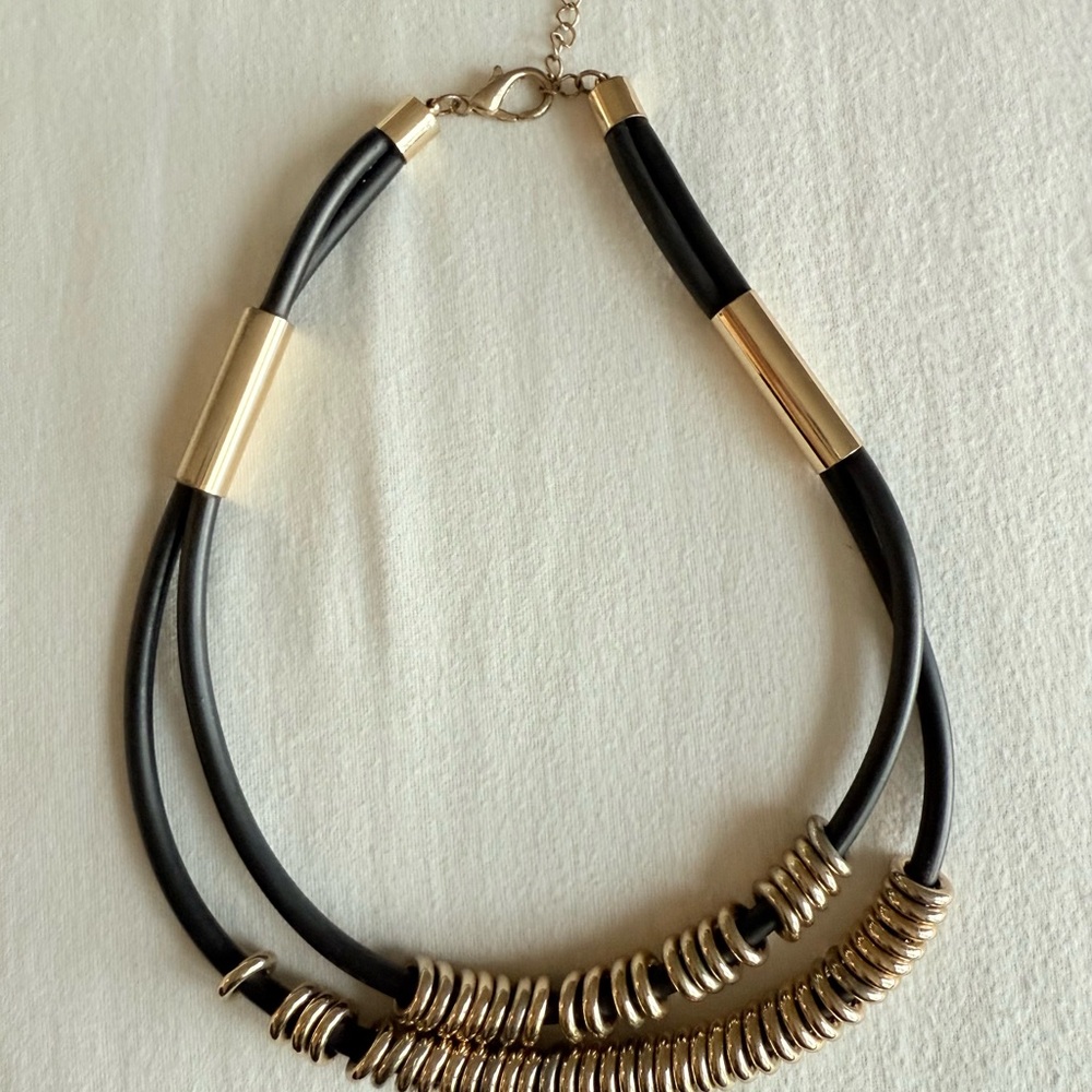 Forever 21 Black and Gold Contemporary Necklace